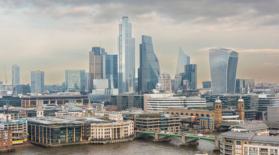 伦敦可可期货价格上涨3%，达到每吨6423英镑。
